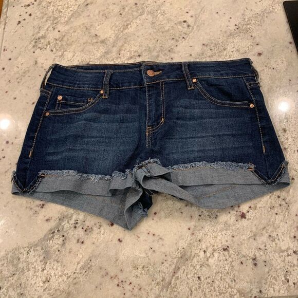 Celebrity Pink Stitch Cuff Denim Shorts sz 7 EUC - Picture 1 of 4
